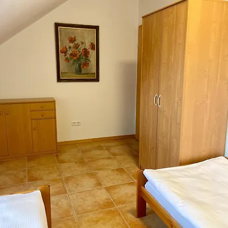 Gaestewohnung Auf Golds Obsthof Karlstadt